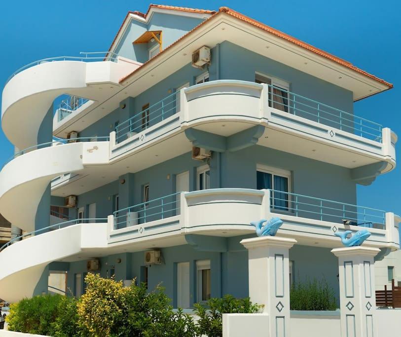 Megat Seaview And Seaside Apartments 이알리소스 외부 사진